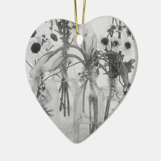 Vier flessen en witte bloemen keramisch ornament (Links)