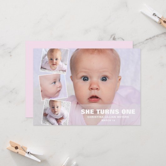 Vier fotocollage roze eerste verjaardag kaart (Voorkant / Achterkant in situ)