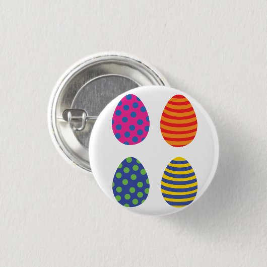 Vier gekleurde paaseieren ronde button 3,2 cm (Voorkant /achterkant)