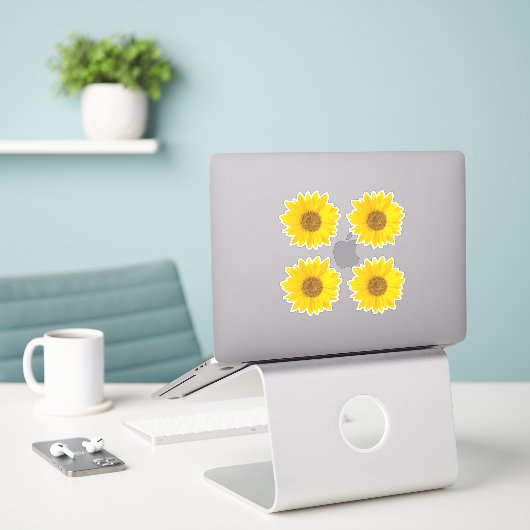Vier Gele Zonnebloem Sticker (Laptop op bureau)