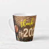 Vier het begin van 2026 met dankbaarheid  latte mok (Linkerhoek)