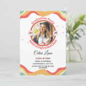 Vier het met Groovy Retro Graduation Uitnodigingen (Staand voorkant)