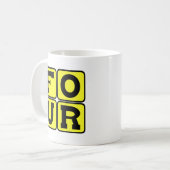 VIER Het Nummer Vierkant Ontwerp Grappige Leeftijd Koffiemok (Voorkant links)