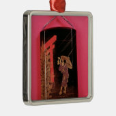 Vier hoesje inro met afbeelding van een man schuil metalen ornament (Rechts)