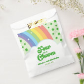 Vier is een charmant regenboog 4e verjaardagsfeest bedankzakje (Gezegeld)