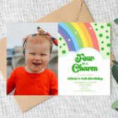 Vier is een charmante regenboogklaver 4e verjaarda kaart