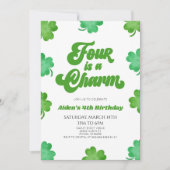 Vier is een charme groene klaver 4e verjaardagsfee kaart (Voorkant)