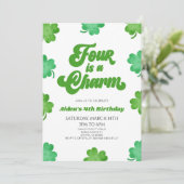 Vier is een charme groene klaver 4e verjaardagsfee kaart (Staand voorkant)