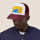 Vier jaar 2024 met Gift Box Wit en Maroon Trucker Pet (In situ)