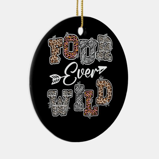 Vier jaar oude Safari Lop Keramisch Ornament (Rechts)