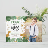 Vier jaar Wild Dino Party Boy Dinosaur Birthday Kaart (Staand voorkant)