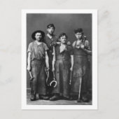 Vier Jonge Blacksmiths -  foto van 1881 Briefkaart (Voorkant)