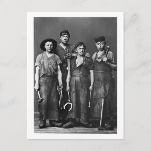 Vier Jonge Blacksmiths -  foto van 1881 Briefkaart (Voorkant)