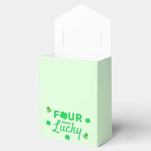 Vier keer gelukkige 4e verjaardag bedankdoosjes (Geopend)