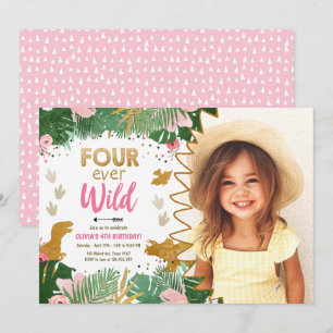 Vier keer Wild DinoGirl Pink Dinosaur 4e verjaarda Kaart