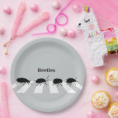 Vier kevers lopen over een kruising in Londen... Papieren Bordje (Feest)