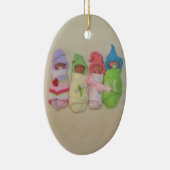 Vier kleine baby's: Polymeer-klepbeeldhouwwerken Keramisch Ornament (Rechts)
