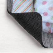 Vier kleine baby's: Polymeer-klepbeeldhouwwerken Muismat (Hoek)