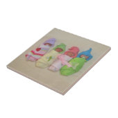 Vier kleine baby's: Polymeer-klepbeeldhouwwerken Tegeltje (Zijkant)