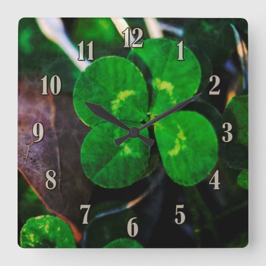 Vier Leaf Clover Lucky Vierkante Klok (Voorkant)
