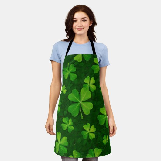 Vier lef-klaverpatronen schort (Gedragen)