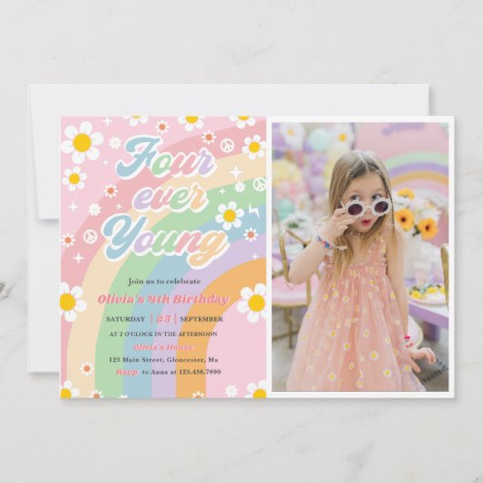 Vier Ooit Jong Groovy Daisy Rainbow 4e Verjaardag Kaart (Voorkant)