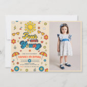 Vier Ooit Jong Groovy Retro Daisy 4e Verjaardag Kaart (Voorkant)