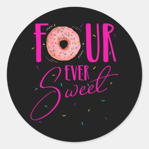 Vier ooit lieve donut 4e verjaardag partij dochter ronde sticker