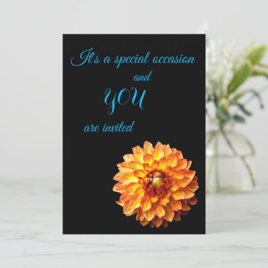 Vier Queens Dahlia Bloemen uitnodiging (Staand voorkant)