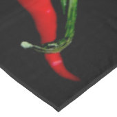 Vier rode Chilies 50x72 tccnm Tafelkleed (Gekanteld)