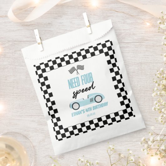 Vier snelheids-blauwe-rantsoenauto's van vierde ve bedankzakje (Geknipt)