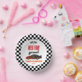 Vier snelheids-rode-raderauto's van vierde verjaar papieren kommen (Feest)