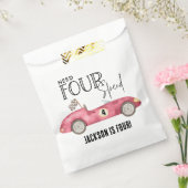 Vier Speed Red Race-auto nodig voor vierde verjaar Bedankzakje (Gezegeld)