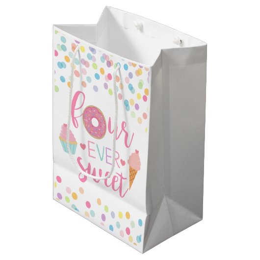 Vier Sweet Party-voorkeurstassen, vier ooit zoet Medium Cadeauzakje (Voorkant Gekanteld)