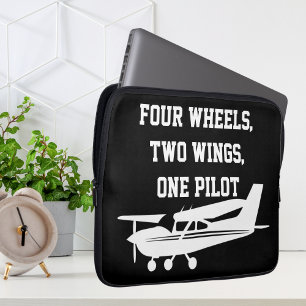 Vier wielen, twee vleugels, één piloot, coole luch laptop sleeve