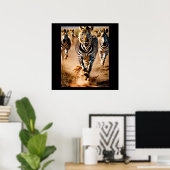Vier zebra's die over de savanne rennen terwijl ee poster (Thuiskantoor)