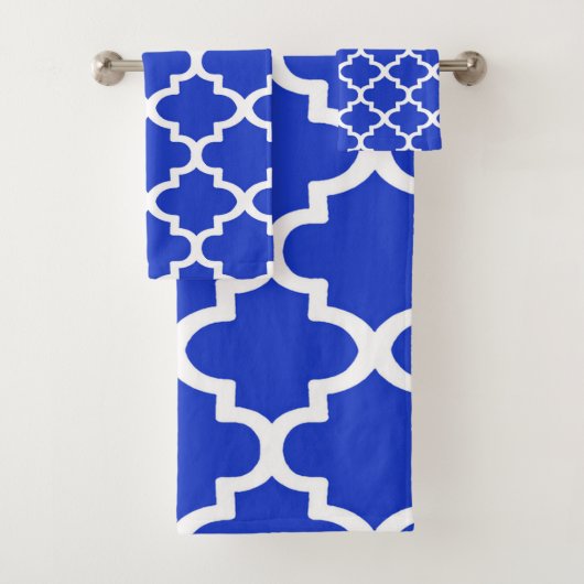 Vierbladig patroon in koningsblauw bad handdoek (Insitu)