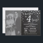 Vierde Jubileum Chalkboard Black Silver Kaart<br><div class="desc">4de Jubileum van de Wedding met douanefoto. Chalkboard Black en Silver Invitation. Jubileum voor de bruiloft. Chalkboard Black en Silver Glitter Diamond Background Zilveren Confetti. Volwassen verjaardag. Vrouw of Man Man Birthday Party. Voor verdere aanpassing, te klikken gelieve de knoop "van de Aanpassing het"en ons ontwerphulpmiddel te gebruiken om deze...</div>