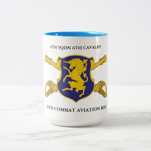 VIERDE SQUADRON 6E CAVALRY 16E COMBAT AVIATION BDE TWEEKLEURIGE KOFFIEMOK (Center)