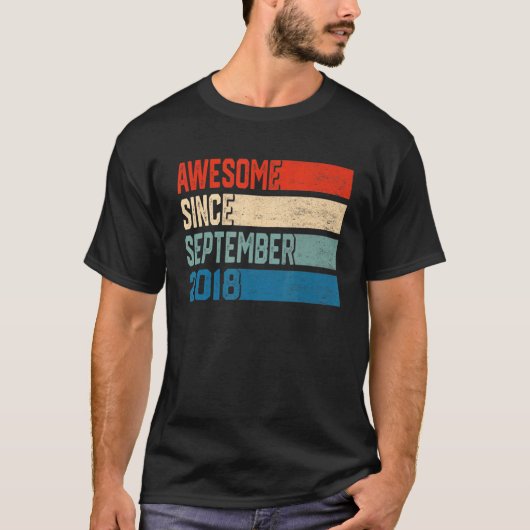 Vierde verjaardag 4 jaar Geweldige sinds september T-shirt (Voorkant)