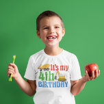 Vierde verjaardag Aangepaste Kind bouwwagen T-shirt<br><div class="desc">Een schattig vierde verjaardagskostuum voor een kind dat van bouwwagens houdt. Dit is een gele cementmixer en een diner naast de woorden Het is mijn vierde verjaardag en de naam van je kind in het blauw. Een geweldig gepersonaliseerd t-shirt voor een kleine jongen in auto's.</div>