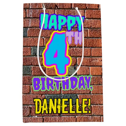 Vierde verjaardag: Fun, Urban Graffiti geïnspireer Medium Cadeauzakje (Voorkant)