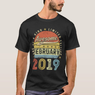 Vierde verjaardag Geweldige sinds februari 2019 4  T-shirt