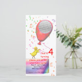 Vierde verjaardag van de waterpartij Chicken Invit (Staand voorkant)