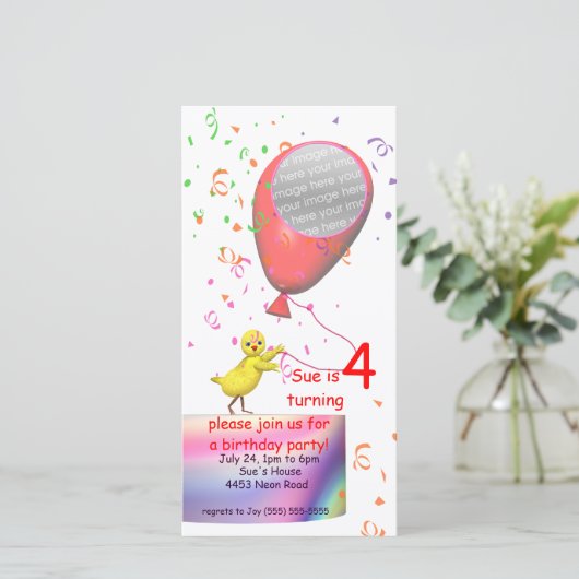 Vierde verjaardag van de waterpartij Chicken Invit (Staand voorkant)