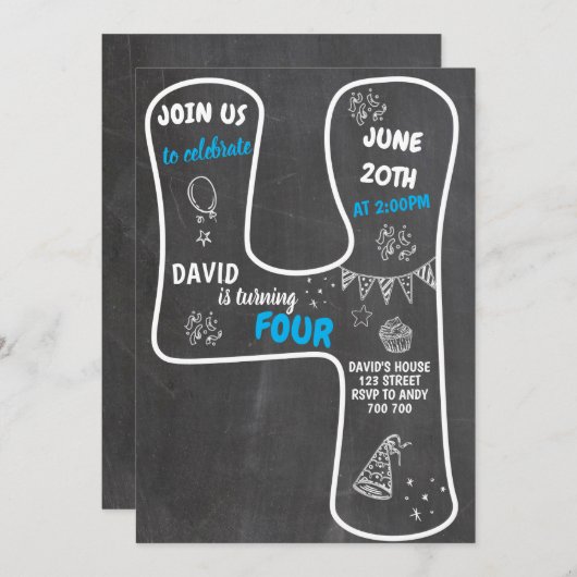 Vierde verjaardag van het blauwe bord van de jonge kaart (Voorkant / Achterkant)