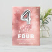 Vierde verjaardag Zilveren ballon | Roze Partij Kaart (Staand voorkant)