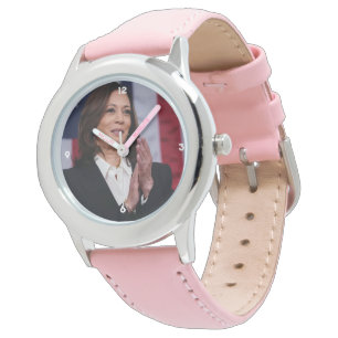 VIEREN EN STEMMEN OP KAMALA HARRIS HORLOGE