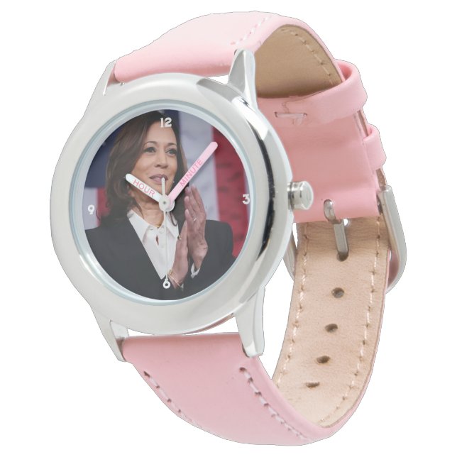 VIEREN EN STEMMEN OP KAMALA HARRIS HORLOGE (Gekanteld)