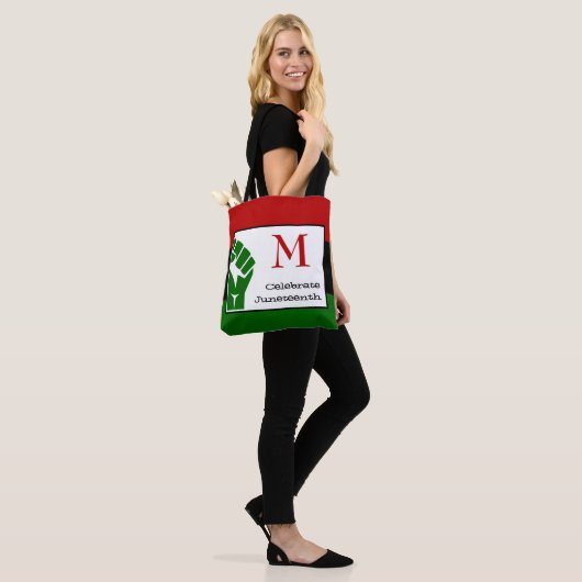 VIEREN VAN HET JUTEENTH MONOGRAM TOTE BAG (Op model)